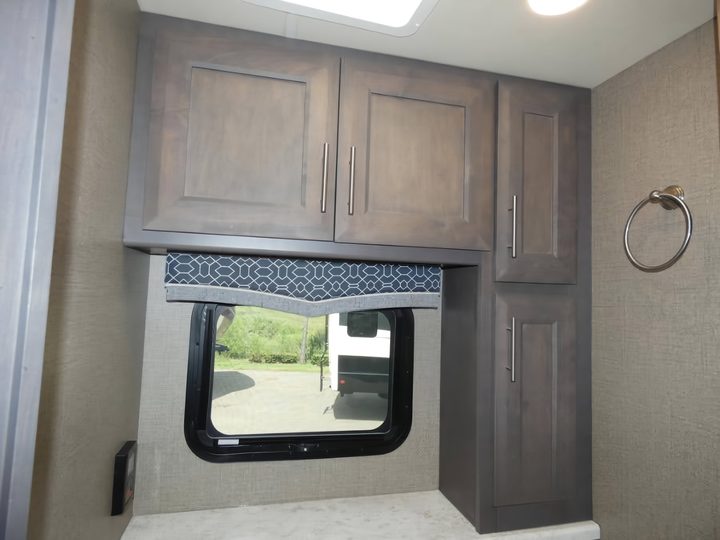 Bathroom vanity