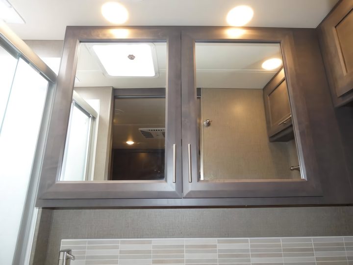 Bathroom mirror cabinet